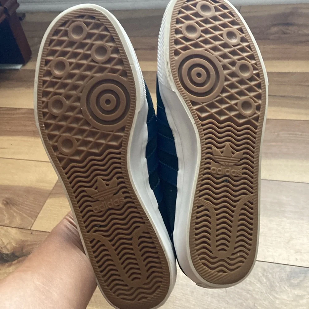 adidas black canvas